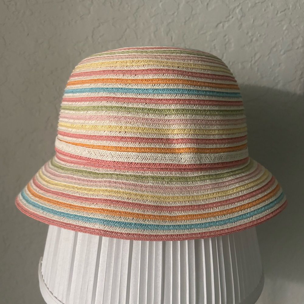 Bucket hat
